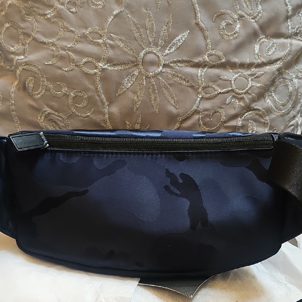 Michael Kors Black and Blue Unisex Fanny Pack - Picture 4 of 8
